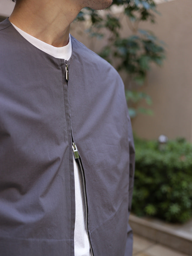 CO STRETCH TYPEWRITER COLLARLESS BLOUSON-D.GRAY